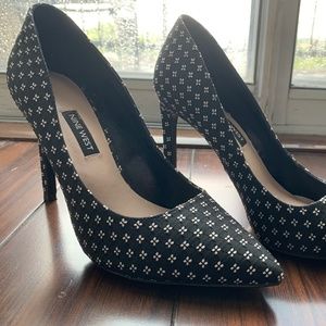 Nine West Patterned Pumps